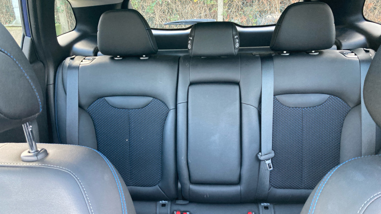 Renault Kadjar 1.3 TCE 160 S Edition 5dr Petrol Hatchback